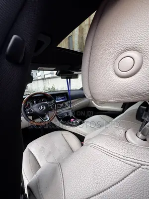 Mercedes-Benz E300 2017 Blue
