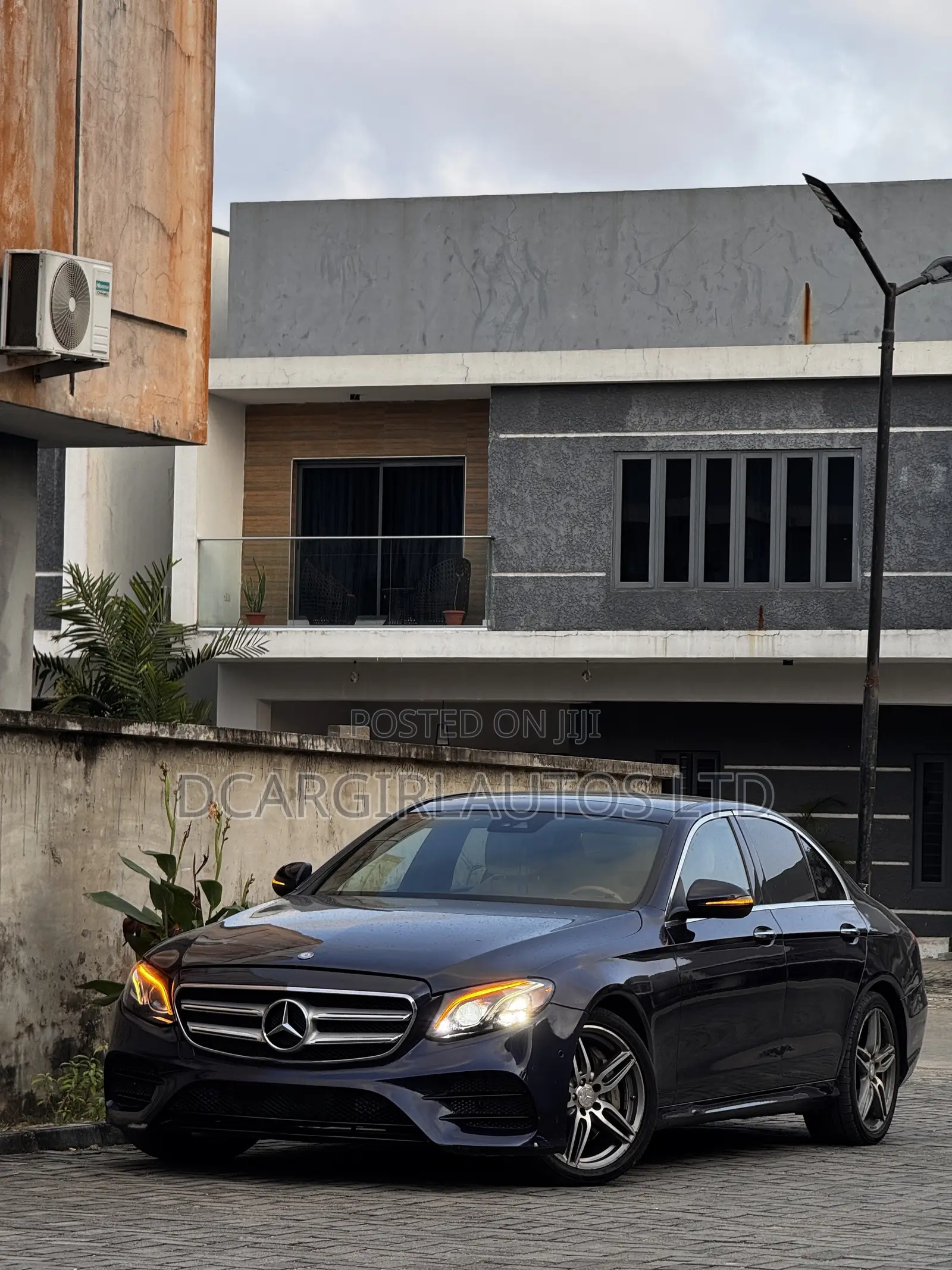 Mercedes-Benz E300 2017 Blue