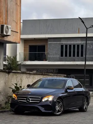 Mercedes-Benz E300 2017 Blue