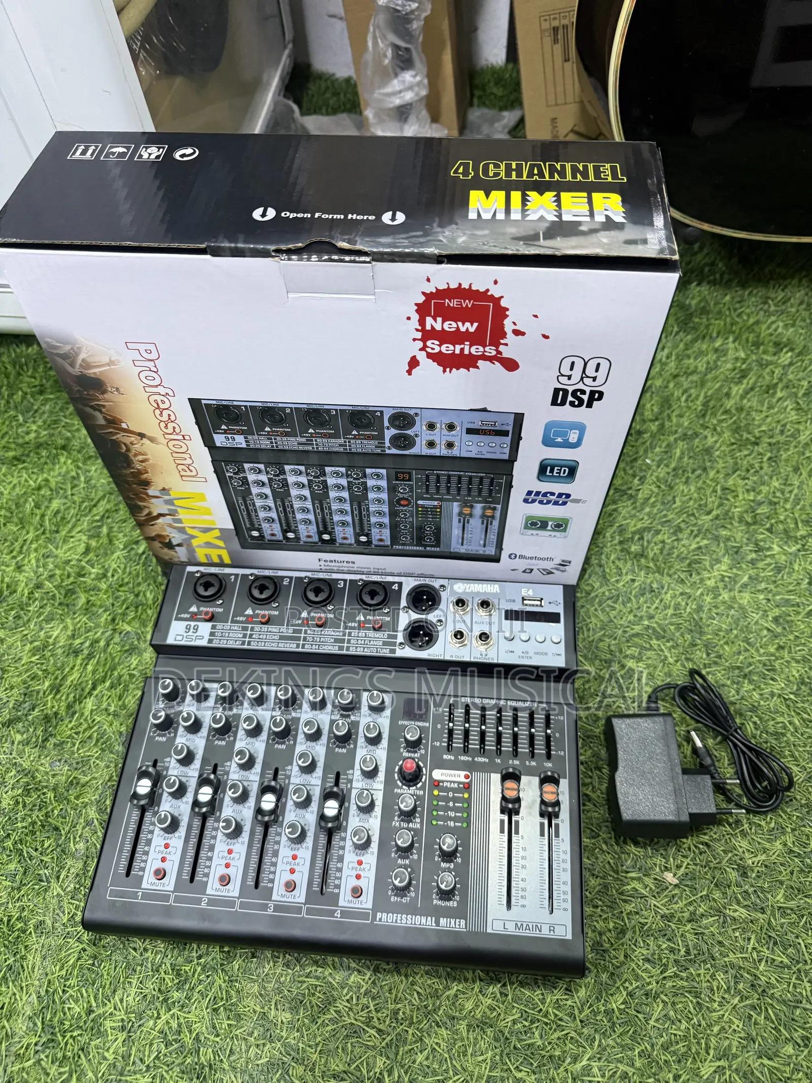 Yamaha Mixer 4 Channels With Equalizer and Bluetooth