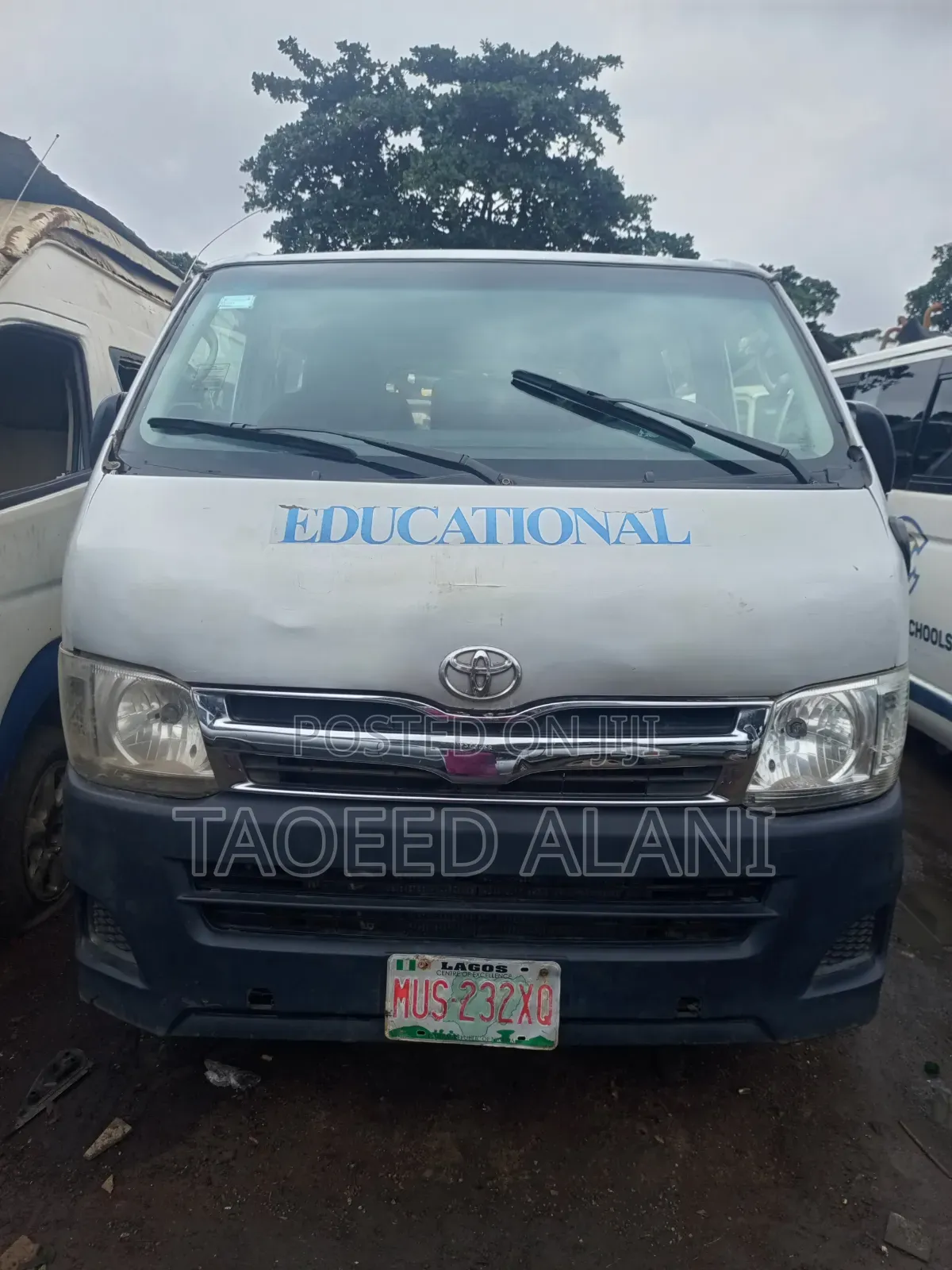 Toyota HiAce 2015 Silver