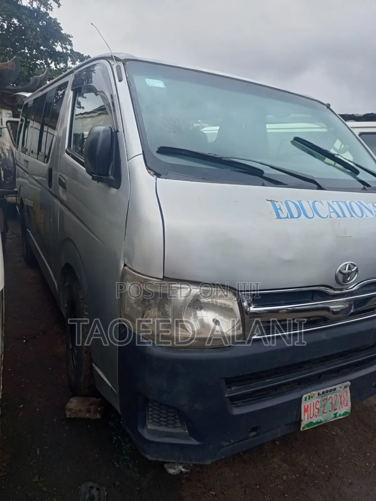 Toyota HiAce 2015 Silver