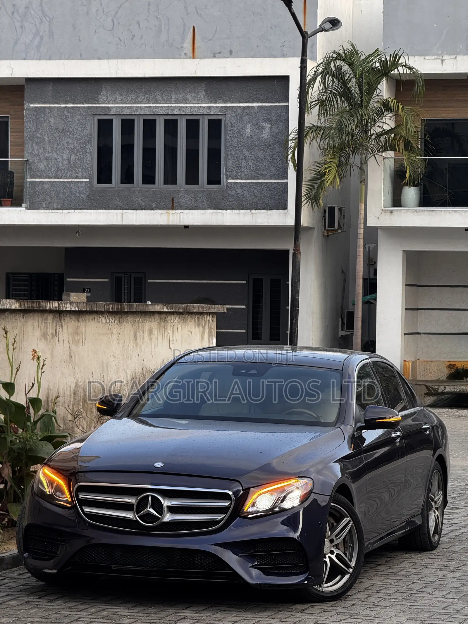 Mercedes-Benz E300 2017 Blue
