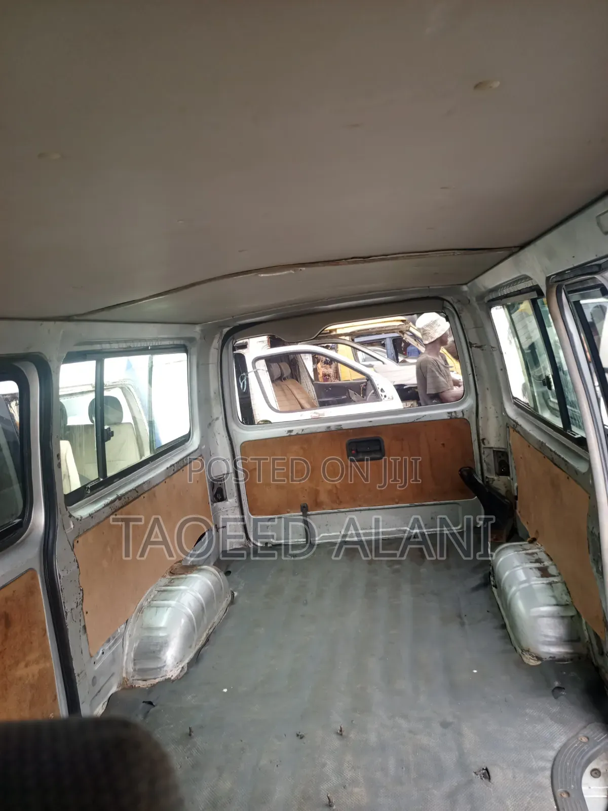 Toyota HiAce 2015 Silver