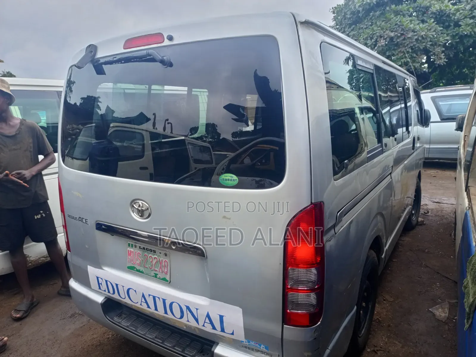 Toyota HiAce 2015 Silver