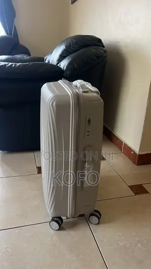 Brand New Hard-Shell Trolley Suitcase – 4 Wheels