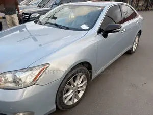 Lexus ES 2012 Blue