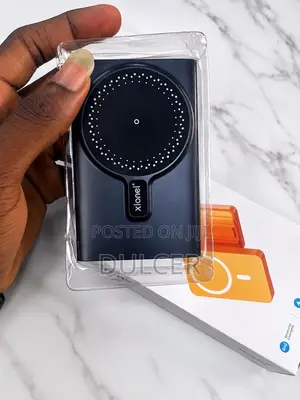 Xionel Magnetic Wireless Power Bank
