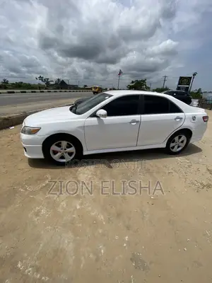 Toyota Camry SE 4dr Sedan (2.5L 4cyl 6AM) 2010 White