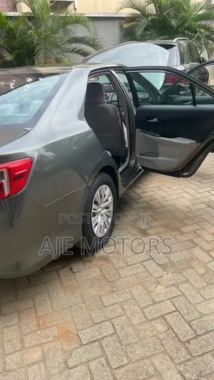 Toyota Camry LE 4dr Sedan (2.5L 4cyl 6A) 2014 Green