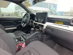 Toyota Tacoma SR5 Double Cab 5' Bed AT 2024 White