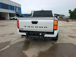 Toyota Tacoma SR5 Double Cab 5' Bed AT 2024 White