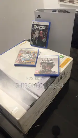 PS5 Disc Edition 825GB + FC26, GTA v COD Cold War