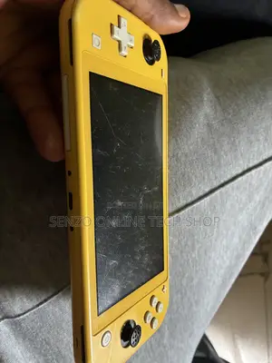 Nintendo Switch Lite - Yellow