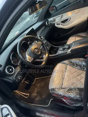 Mercedes-Benz C300 2016 Black