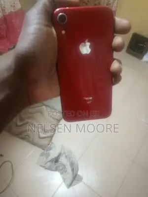 Apple iPhone XR 64 GB Red