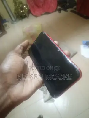 Apple iPhone XR 64 GB Red
