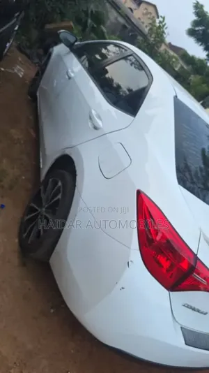 Toyota Corolla 2018 White