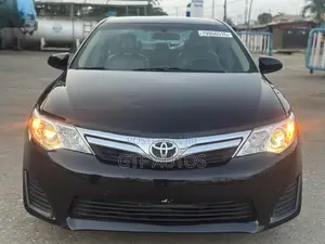 Toyota Camry LE 4dr Sedan (2.5L 4cyl 6A) 2014 Black