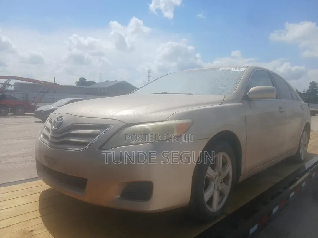 Toyota Camry 2011 Brown
