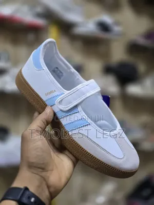 Classic Retro Striped Mary Jane Sneakers (Sporty-Meets-Preppy Look)