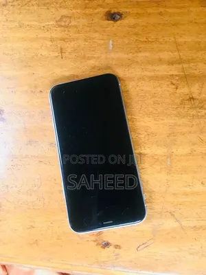Apple iPhone XR 64 GB White