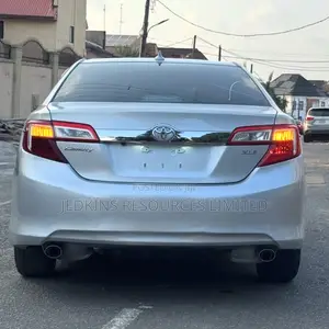 Toyota Camry XLE V6 4dr Sedan (3.5L 6cyl 6A) 2012 Silver