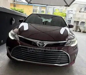Toyota Avalon XLE Premium Sedan FWD (3.5L 6cyl 6A) 2013 Red