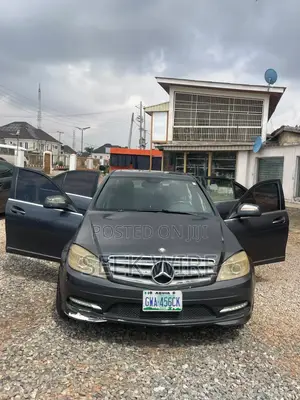 Mercedes-Benz C300 2010 Gray