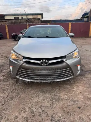 Toyota Camry LE 4dr Sedan (2.5L 4cyl 6A) 2015 Silver