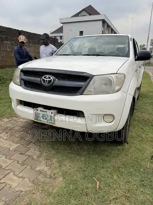 Toyota Hilux 2011 White