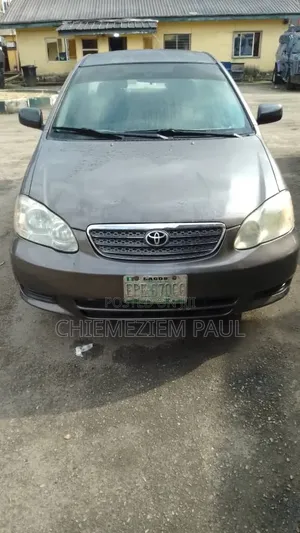 Toyota Corolla 2004 Gray