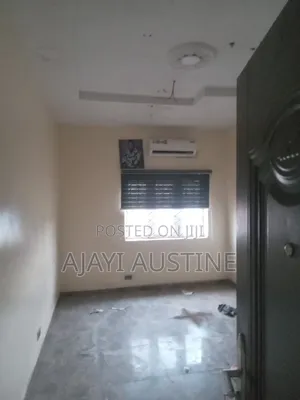Office Space to Let at Gbagbalogun Street