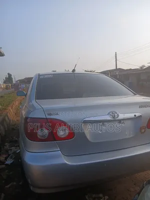 Toyota Corolla 2004 White