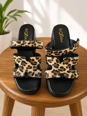 Slippers/Shoes