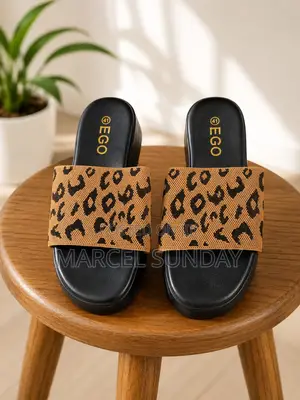 Slippers/Shoes