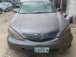 Toyota Camry 2004 Gray