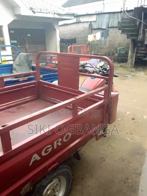Qlink Axon 50 2010 Red