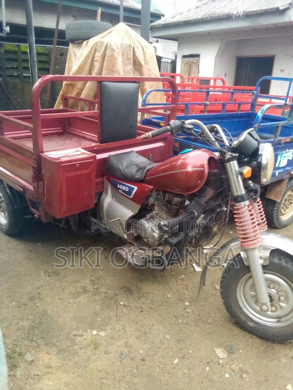 Qlink Axon 50 2010 Red
