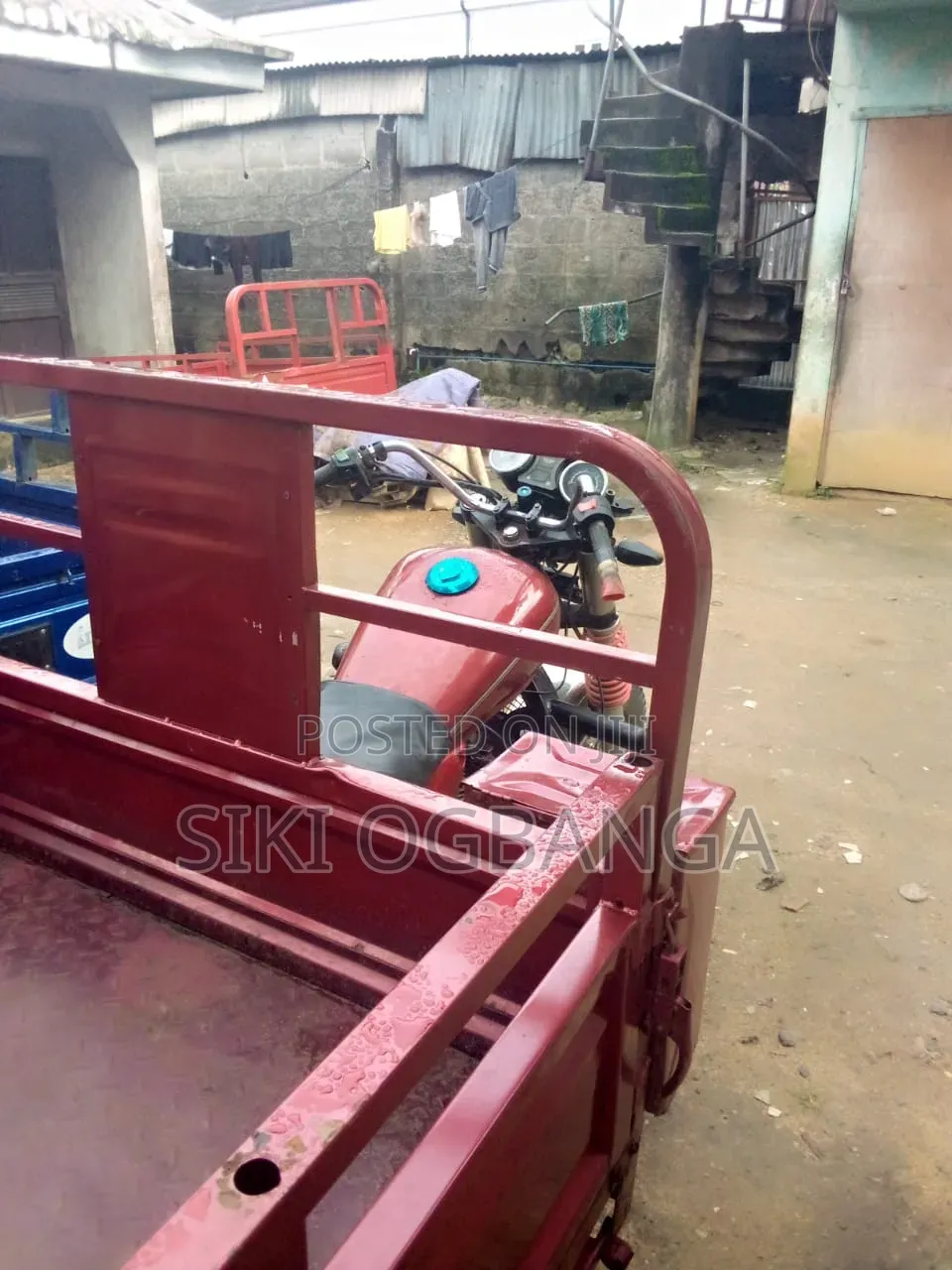 Qlink Axon 50 2010 Red