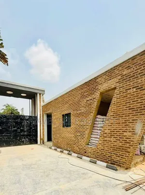 5bdrm Duplex in Private Estate for sale