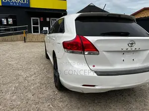 Toyota Venza 2011 White