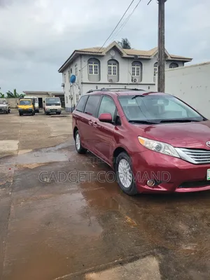 Toyota Sienna XLE 8 Passenger 2011 Burgundy