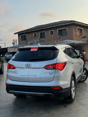 Hyundai Santa Fe Limited 4dr SUV AWD (3.3L 6cyl 6A) 2015 Silver