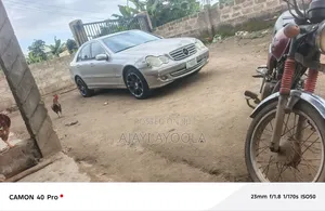 Mercedes-Benz C180 2005 Gold