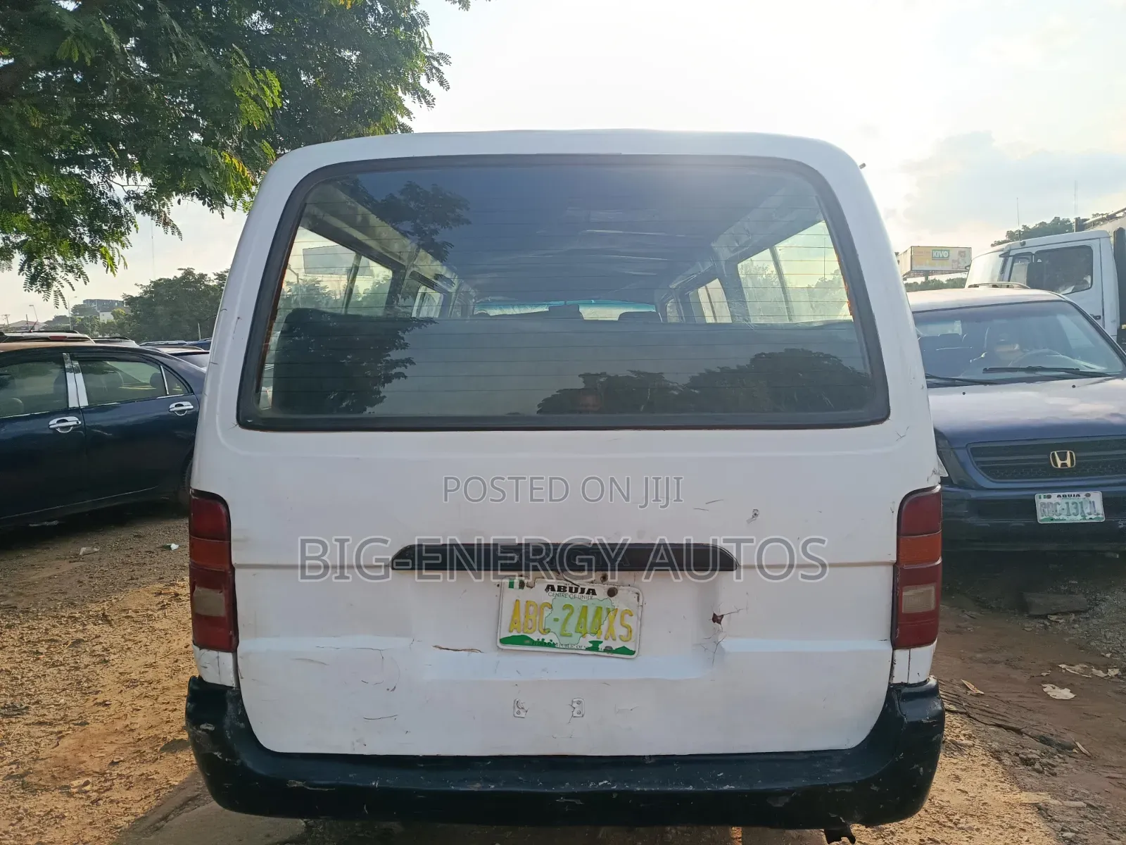 Toyota HiAce 2010 White