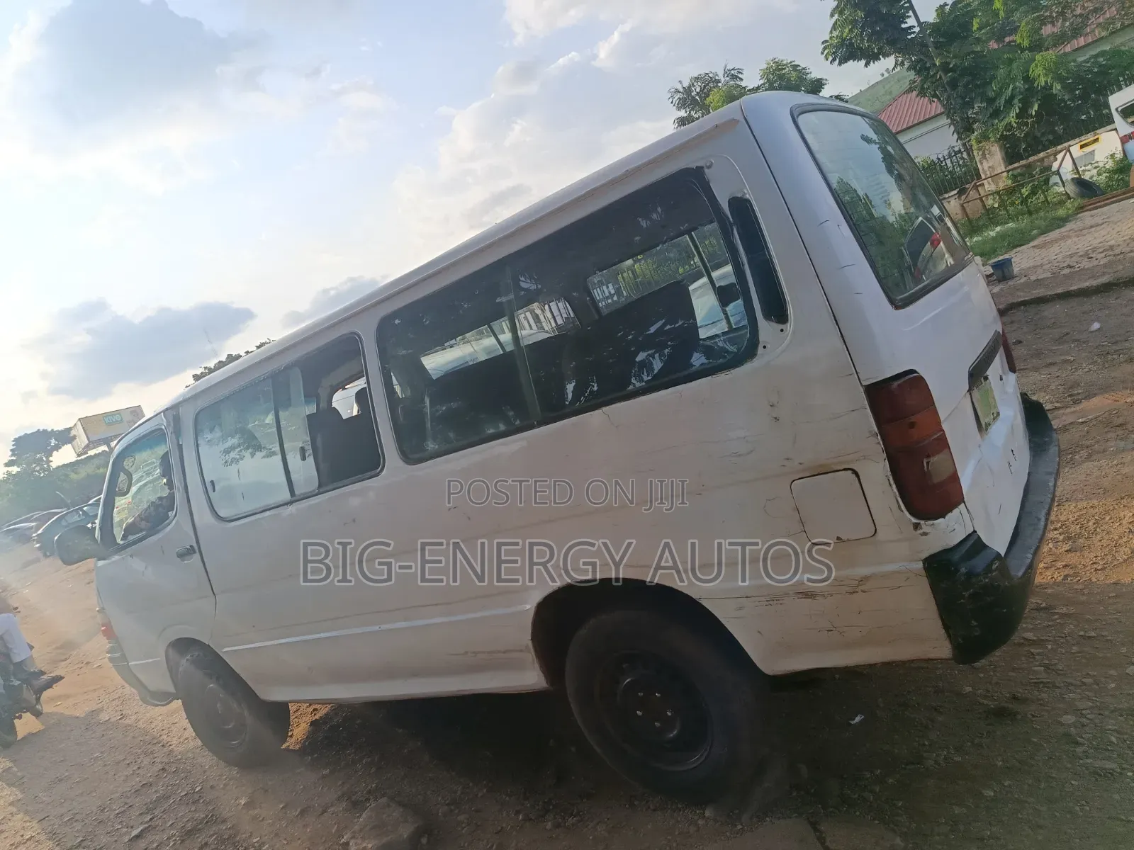 Toyota HiAce 2010 White