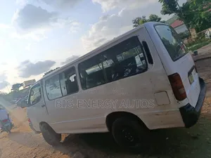 Toyota HiAce 2010 White