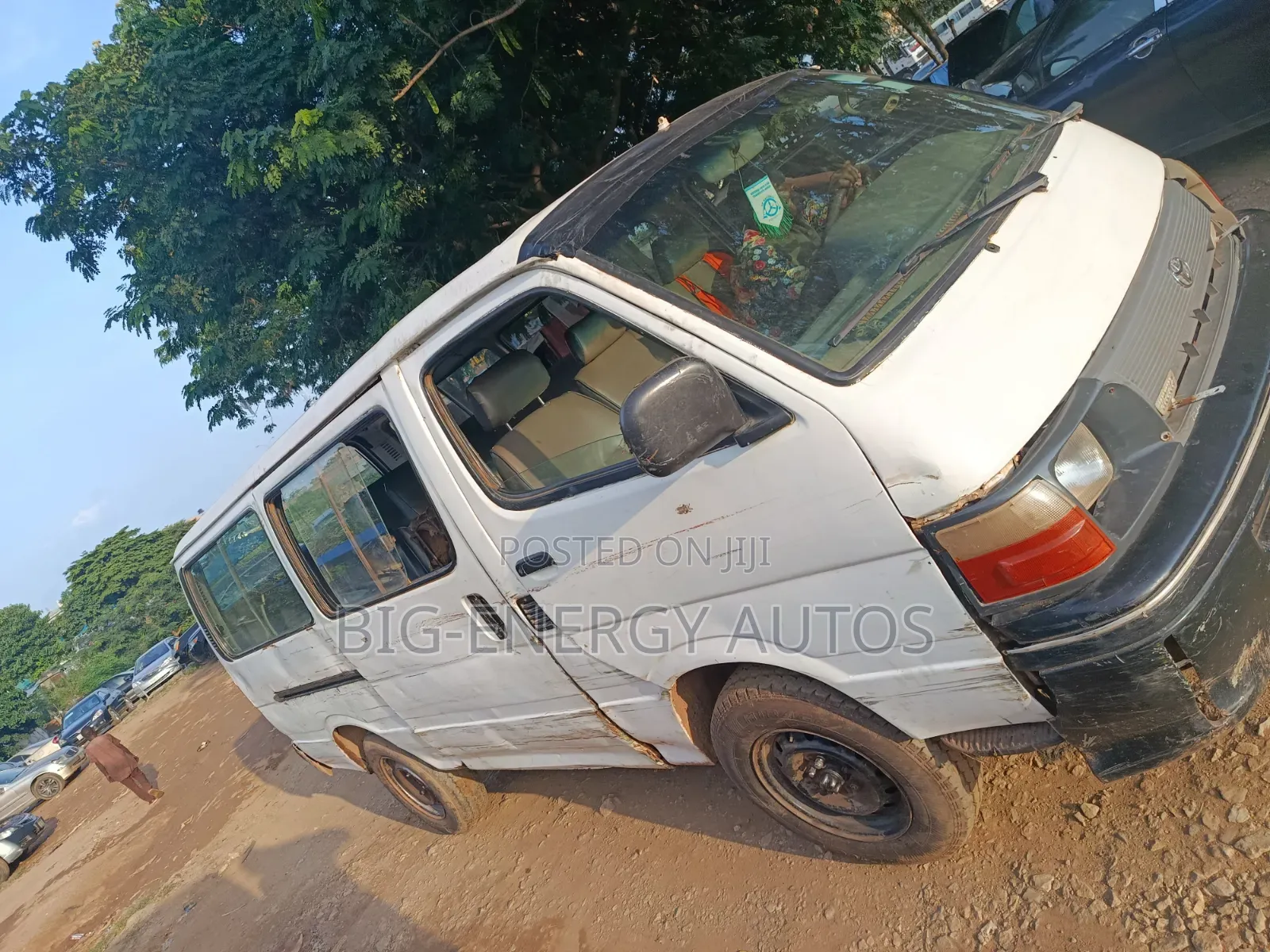 Toyota HiAce 2010 White
