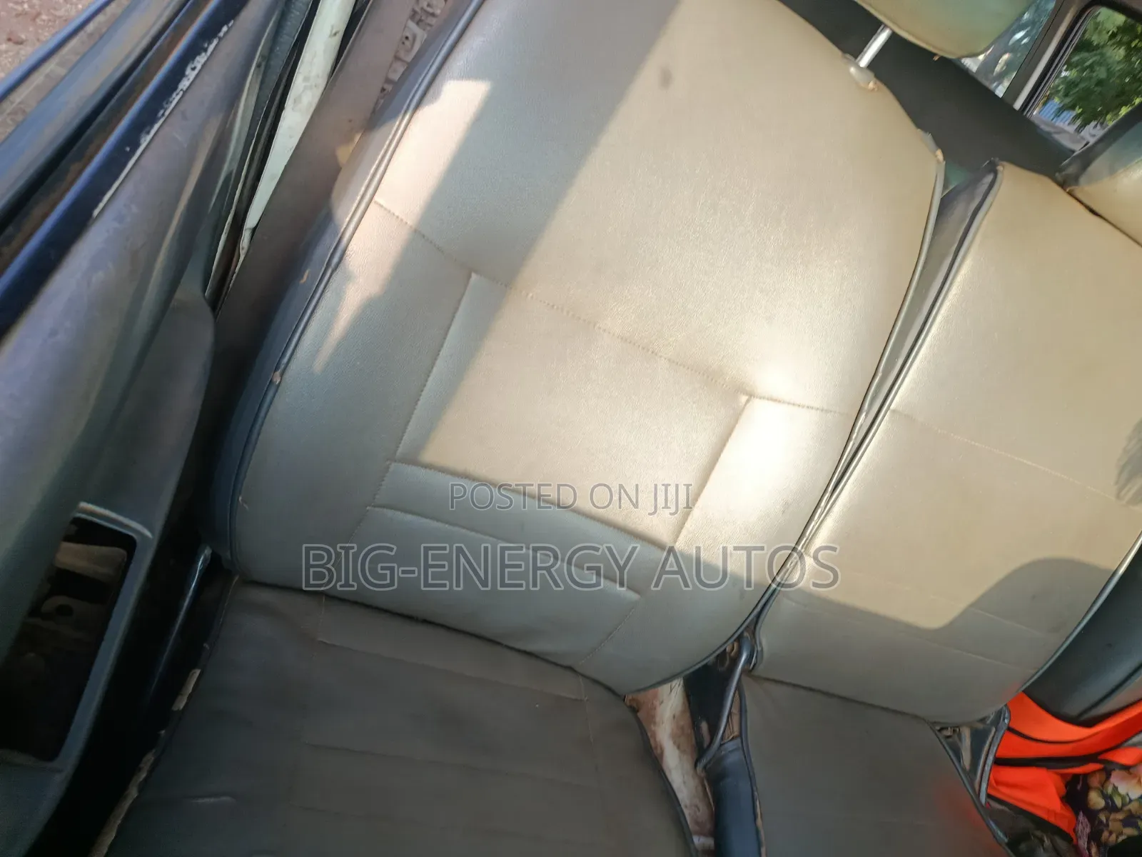 Toyota HiAce 2010 White